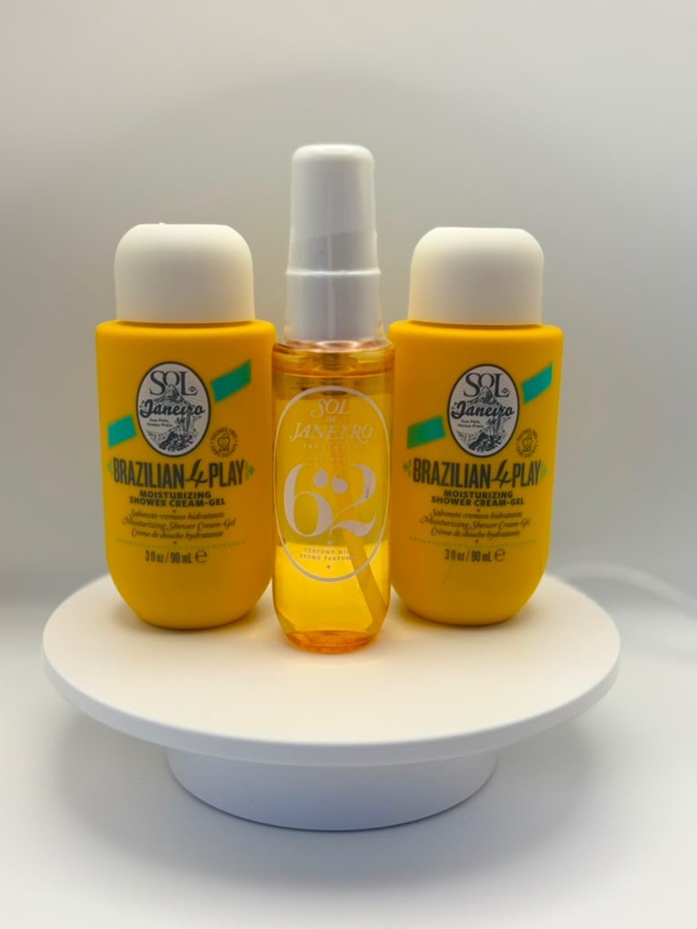 Sol de Janeiro Yellow & White Brazilian 4 Play Moisturizing Shower Cream-Gel Set